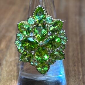 Outstanding peridot 925 cocktail ring
